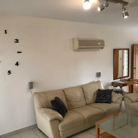 Nicosia 2 Bed Lejlighed *